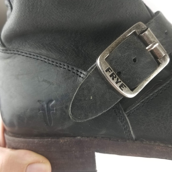 Frye Veronica ShortDistressed black leather boots - Picture 10 of 11